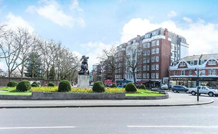 2 Bedroom Apartment To Rent In Park Road, London, NW8