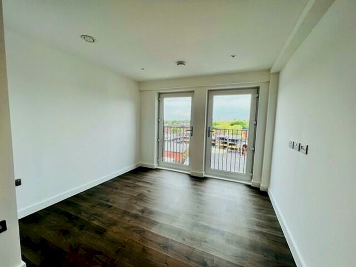 1 Bedroom Apartment To Rent In Waterhouse, Salford, M5