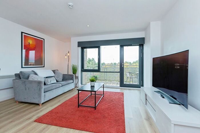 2 Bedroom Flat For Sale In Bath Lane, Leicester, Leicestershire, LE3