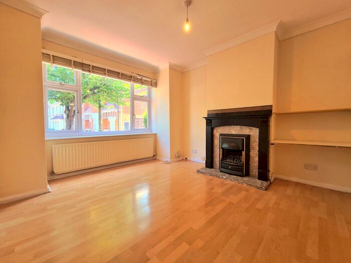 3 Bedroom House To Rent In Howard Road, Bromley, BR1