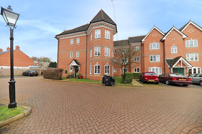 2 Bedroom Flat To Rent In Bury Lane, Rickmansworth, WD3