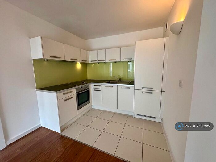2 Bedroom Flat To Rent In Washington Building, London, SE13