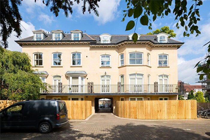 3 Bedroom Flat For Sale In Driffield Terrace, York, North Yorkshire, YO24
