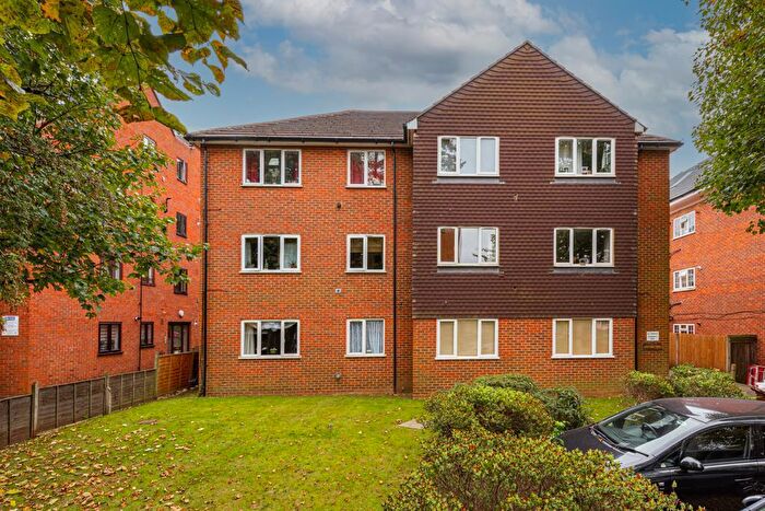 1 Bedroom Flat For Sale In Grove Road, Cheam, Sutton, SM1