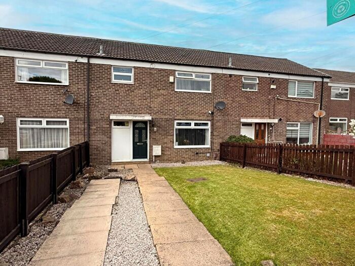 3 Bedroom Terraced House For Sale In Rossefield Approach, Bramley, LS13