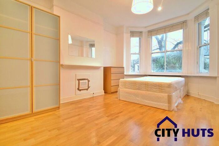2 Bedroom Flat To Rent In Cardozo Road, London, N7