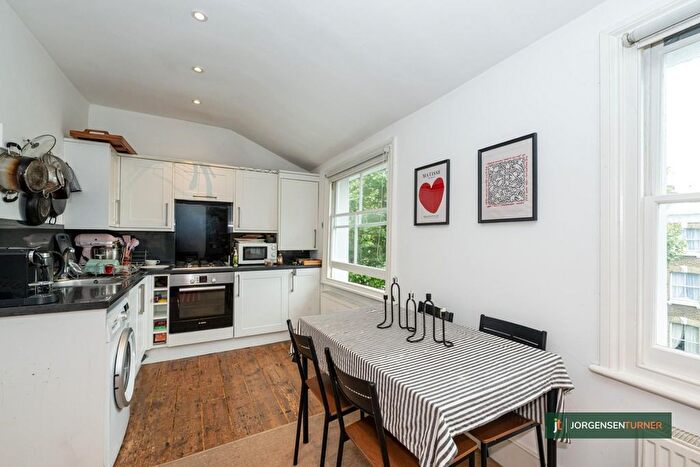 1 Bedroom Flat For Sale In Loftus Road, Shepherds Bush, London, W12