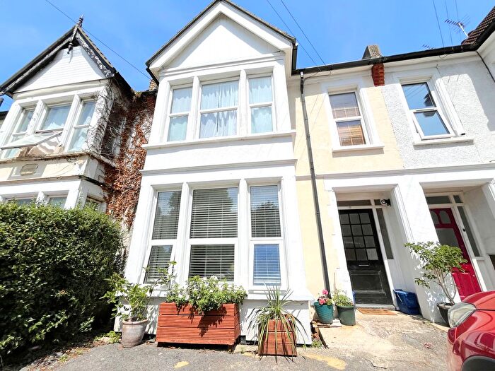 2 Bedroom Flat To Rent In Anerley Road, Westcliff-On-Sea, SS0