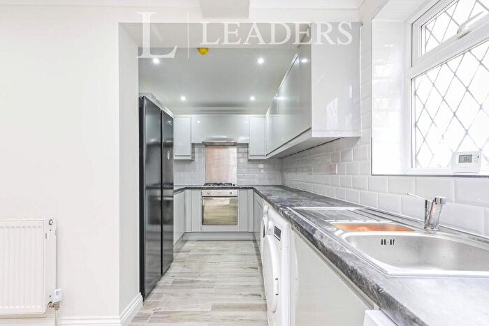 House To Rent In The Frenches, Redhill, RH1