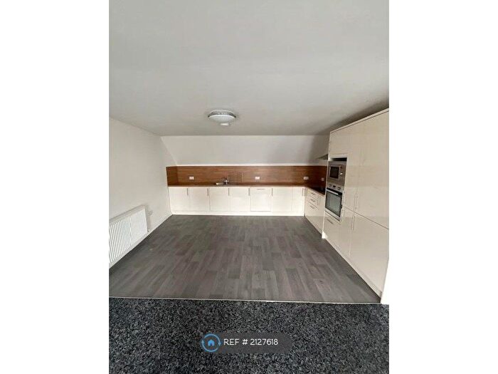 3 Bedroom Flat To Rent In Harbour Street, Peterhead, AB42