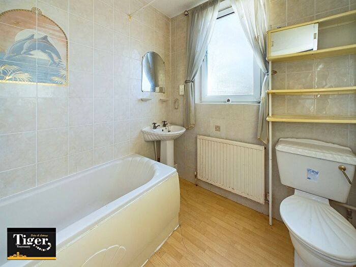 3 Bedroom Terraced House For Sale In Roselyn Avenue, Blackpool, FY4