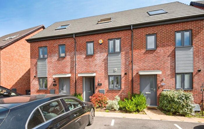 3 Bedroom Terraced House For Sale In Handford Crescent, Shirley, Solihull, B90