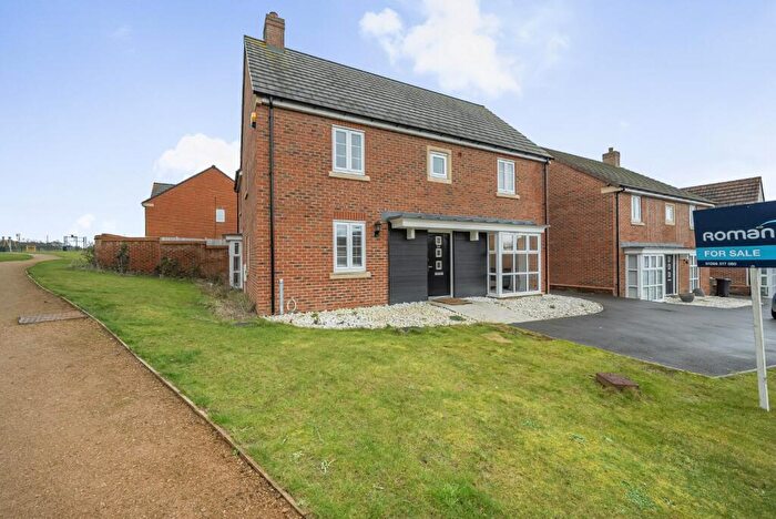 4 Bedroom Detached House For Sale In Hasker Road, Basingstoke, Hampshire, RG24