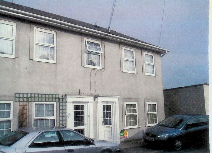 2 Bedroom Flat To Rent In Western Road, Torquay, TQ1