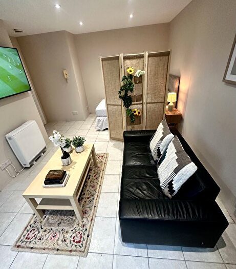 Studio To Rent In Nethergate, Dundee, DD1