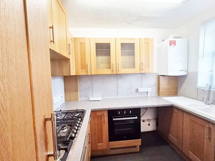 3 Bedroom Flat To Rent In Arran House, Stamford Hill, London, N16