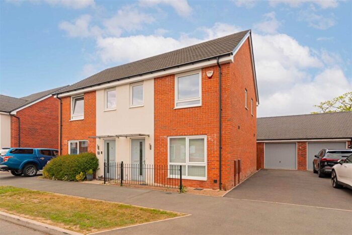 3 Bedroom Semi Detached House For Sale In The Avenue, Lighthorne Heath, Leamington Spa, CV33
