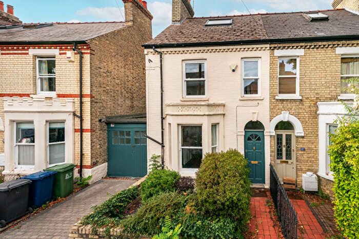 4 Bedroom Semi Detached House For Sale In St Andrews Road, Cambridge, CB4