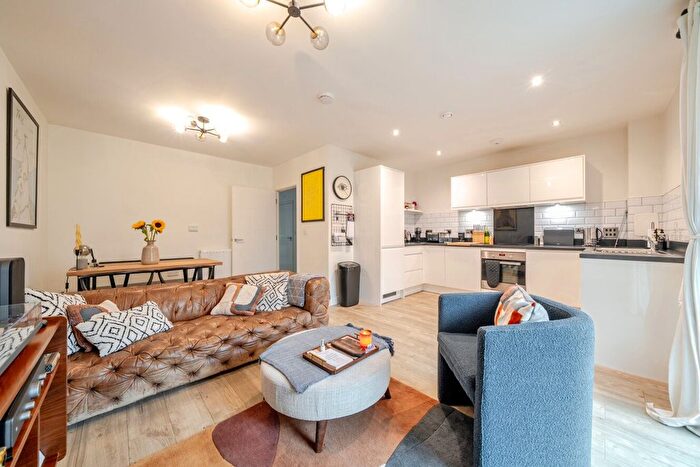 2 Bedroom Flat To Rent In Apple Yard, London, SE20