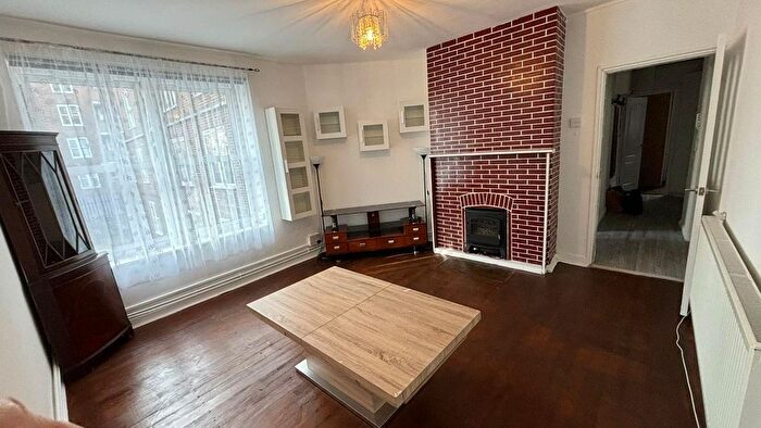 2 Bedroom Flat For Sale In Amhurst Road, London, E8
