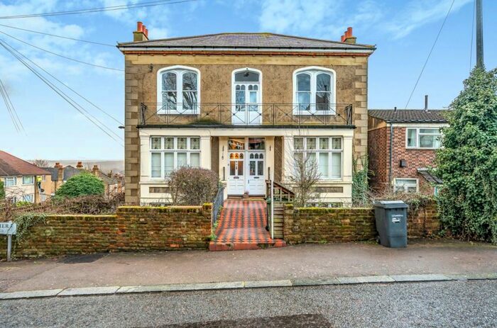 3 Bedroom Flat To Rent In Lowther Hill London, SE23