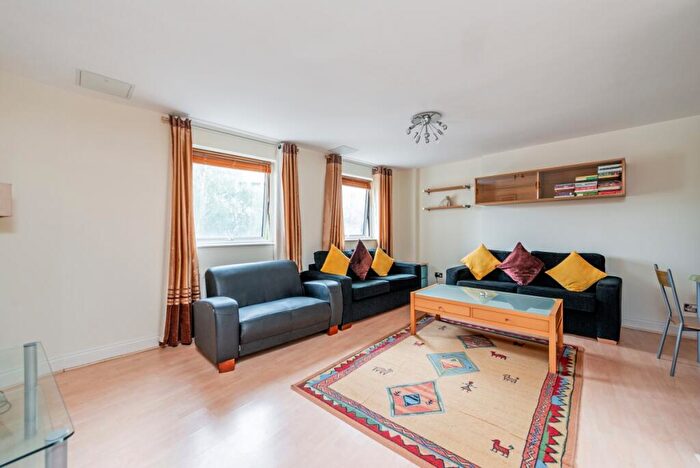 1 Bedroom Flat To Rent In Palgrave Gardens, Marylebone, London, NW1