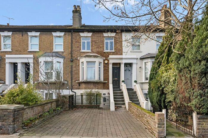 3 Bedroom Maisonette To Rent In Lower Boston Road, Hanwell, W7