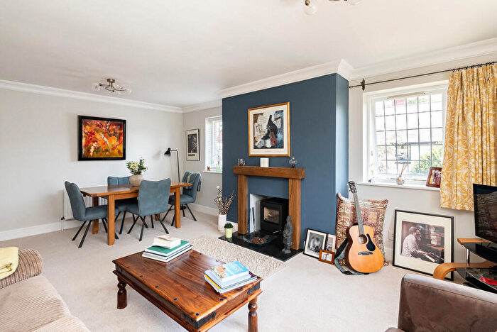 2 Bedroom Apartment For Sale In Middle Green, Brockham, Betchworth, RH3