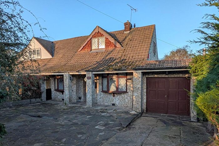 3 Bedroom Detached Bungalow For Sale In Kiln Road, Fareham, PO16