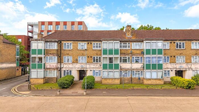 1 Bedroom Flat To Rent In Whiting Avenue, Barking, IG11