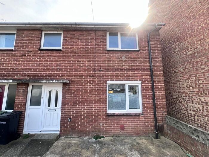 6 Bedroom End Terrace House To Rent In Delamere Road, Southsea, PO4