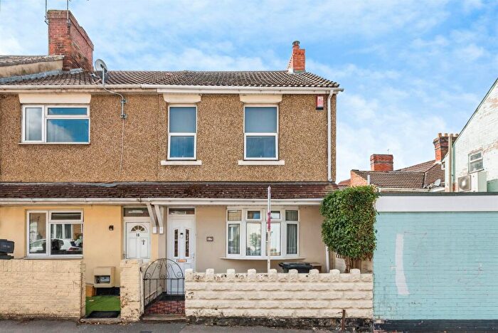 3 Bedroom End Of Terrace House For Sale In Marlborough Street, Swindon, SN1