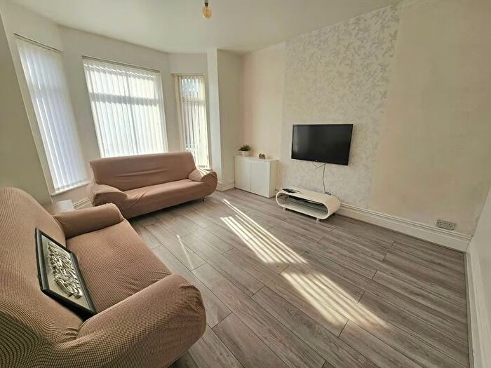 5 Bedroom Semi-Detached House To Rent In Beresford Road, Manchester, M13