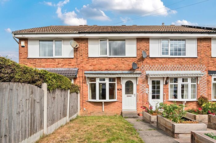 2 Bedroom Terraced House For Sale In Newlands, Farsley, West Yorkshire, LS28