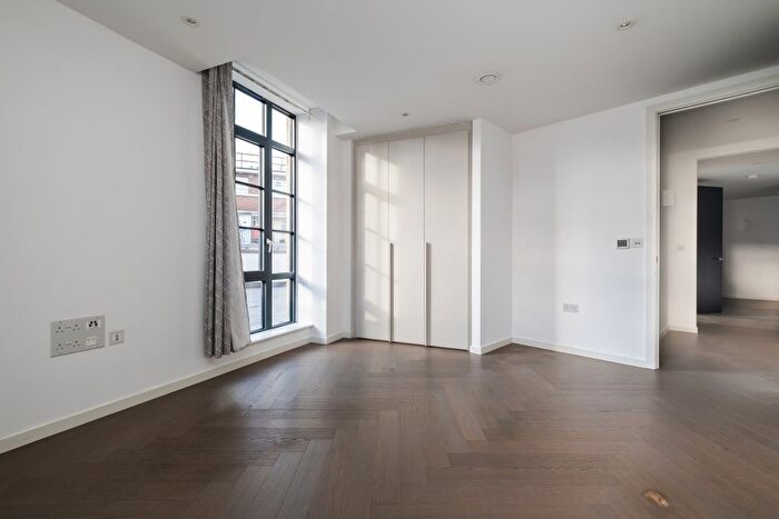 3 Bedroom Flat To Rent In Webber Street, Borough, SE1