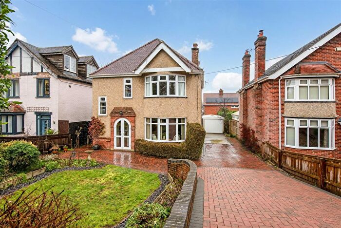 3 Bedroom Detached House For Sale In Bishops Way, Andover, SP10