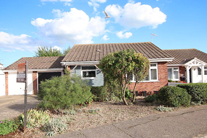 2 Bedroom Bungalow For Sale In Redbridge Road, Clacton On Sea, CO15