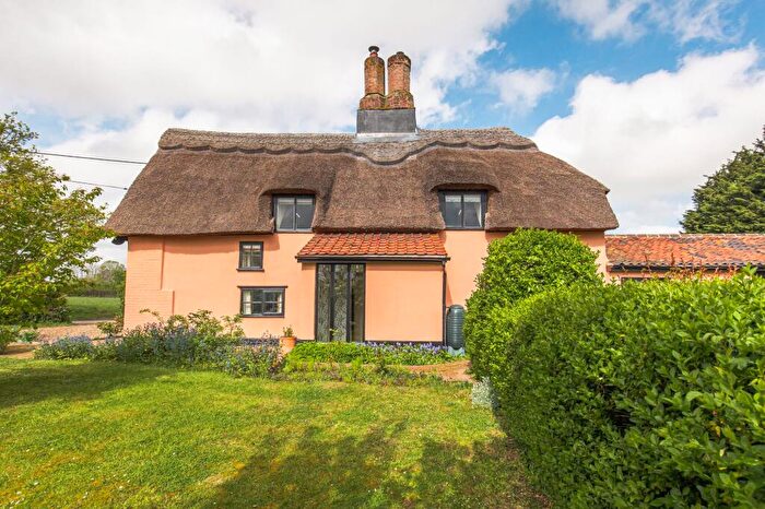 3 Bedroom Detached House For Sale In Beautifully Restored Cottage With Spacious, Stylish Interiors In Hempnall, NR15