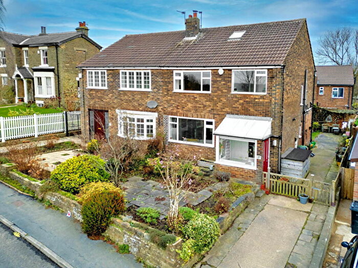 3 Bedroom Semi-Detached House For Sale In Main Street, Shadwell, LS17