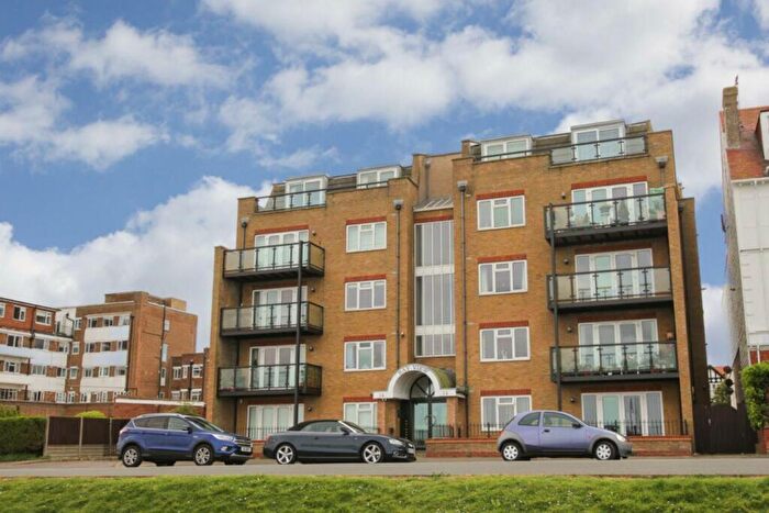 3 Bedroom Apartment For Sale In Palm Bay Avenue, Margate, CT9