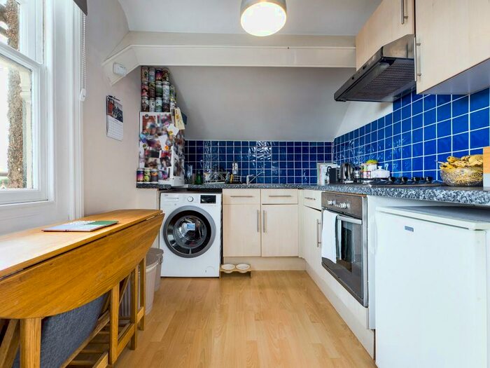 1 Bedroom Flat To Rent In Bigwood Avenue, Hove, East Sussex, BN3