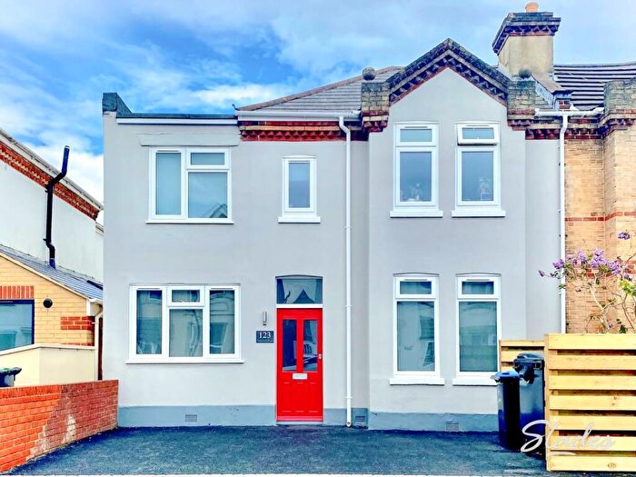 Studio To Rent In Parkwood Road, Southbourne, Bournemouth, BH5