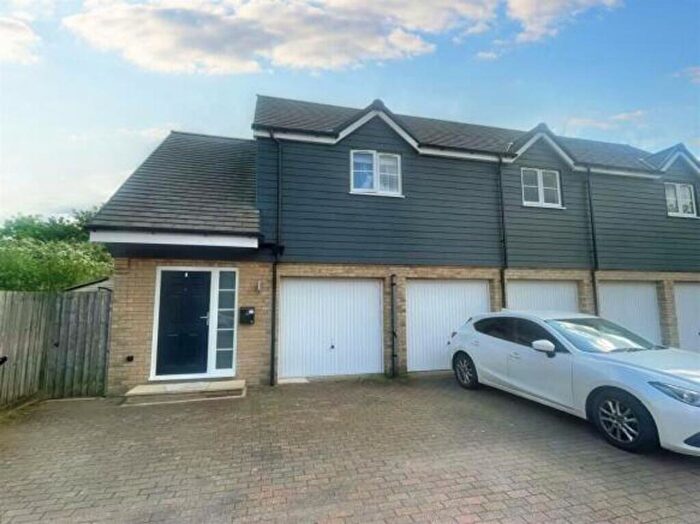 1 Bedroom Flat To Rent In Longmeadow Drive, Wilstead, MK45