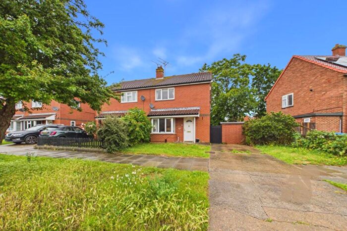 3 Bedroom Semi Detached House For Sale In Donegal Road, Ipswich, IP1