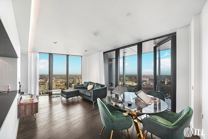 2 Bedroom Apartment To Rent In Amory Tower, Marsh Wall, E14