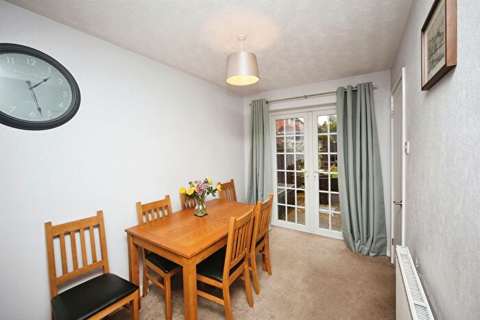 3 Bedroom End Of Terrace House For Sale In Bilbury Close, Walkwood, Redditch, B97