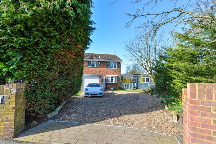 3 Bedroom End Of Terrace House For Sale In Eythorne Road, Shepherdswell, Dover, CT15