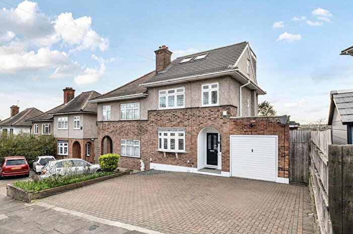 4 Bedroom Semi Detached House For Sale In Clockhouse Lane, Collier Row, RM5