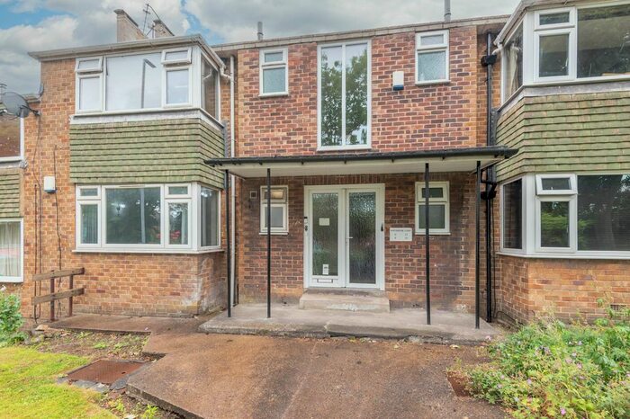 1 Bedroom Flat To Rent In Whinbrook Court, Moortown, Leeds, LS17