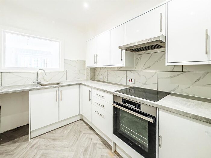 2 Bedroom Flat To Rent In Gervis Place, Bournemouth, BH1